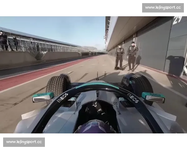 银石赛道风云再起，汉密尔顿绝地反击，能否书写新篇章